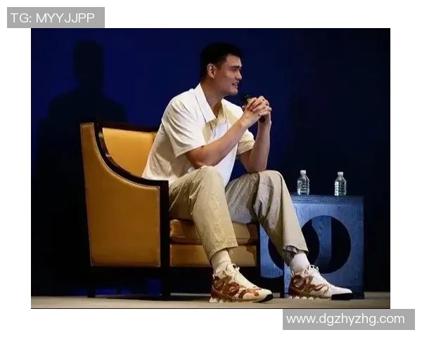 姚明亲自赠送球鞋给年轻球员传递篮球梦想与激情 姚明亲自赠送球鞋给年轻球员传递篮球梦想与激情