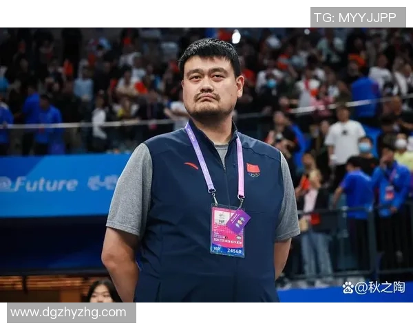 姚明在美国的篮球传奇与文化交流之旅探秘