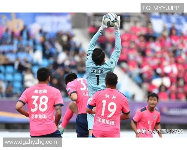 最近来中国踢球的足球明星们引发的热潮与影响分析