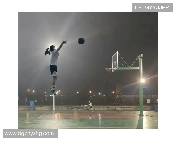 篮球明星展现多才多艺跳舞与打篮球完美结合的精彩瞬间